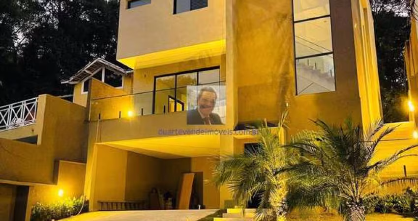 Vende-se Casa NOVA 3 suítes, piscina linda em cond Cond. Vila Verde kmRT