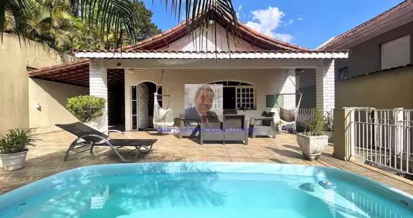 Vende-se Casa no Vila Diva - 3d/2sts. TÉRREA, ótima localização, piscina aq