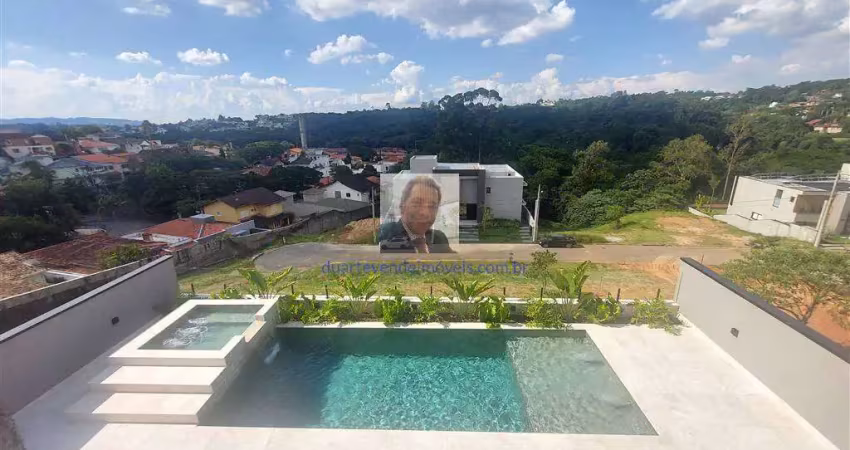 Vende-se Linda Casa no Condomínio SPII, 4 suítes, Piscina, Gourmet.
