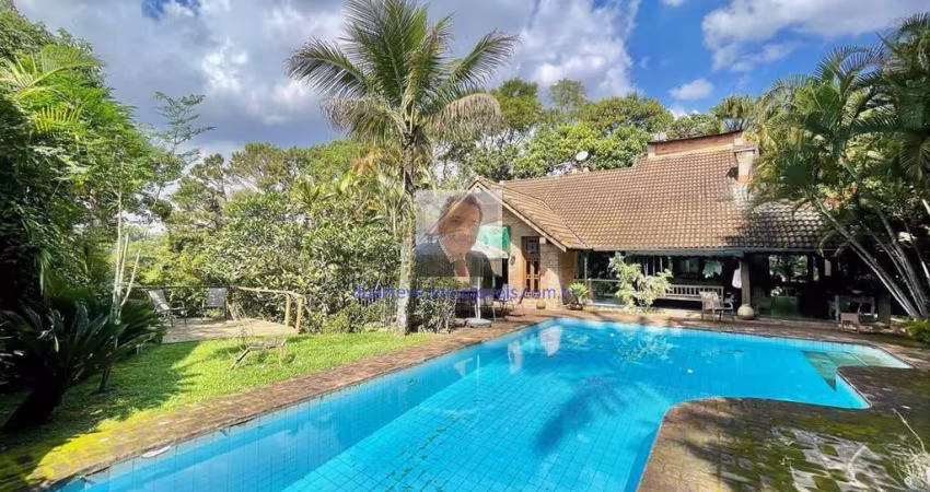 Vende-se Casa no Cond. Fazendinha - Terreno 3.300 m² - Rústica 3d/1ste + ed