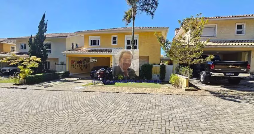 Vende-se Casa 4 suítes, no Condomínio Raízes Granja Viana 