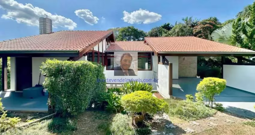 Vende-se Casa no Cond. Recanto Inpla - 2 suítes no corpo principal + 1 suít