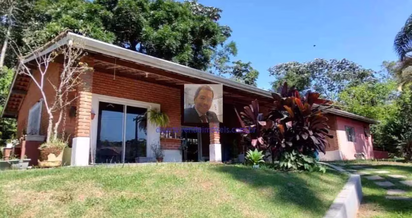 Vende-se Casa no Cond. Jardim Colibri - TÉRREA, 3 dorms/1 ste, 1.053,83 m²