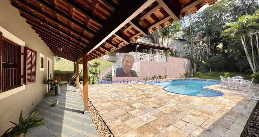 Casa no Cond. Chácara dos Lagos - Térrea 3 suítes, anexo gourmet, piscina e