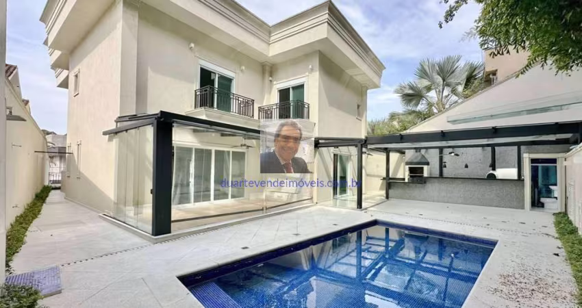 Vende-se Casa no Cond São Paulo II - Neoclássica IMPECÁVEL! 4 sts, completa