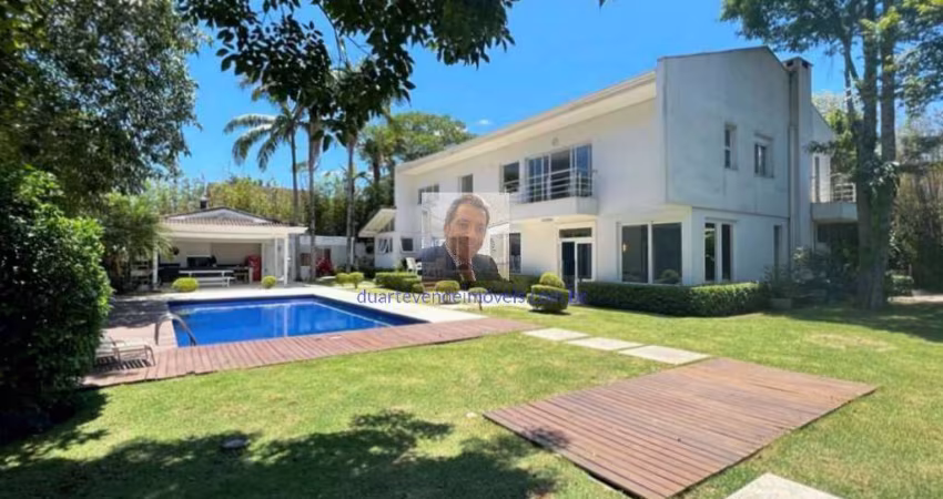 Vende-se Cond. Forest Hills - 4sts LINDA e contemporânea. Impecável! Gourme