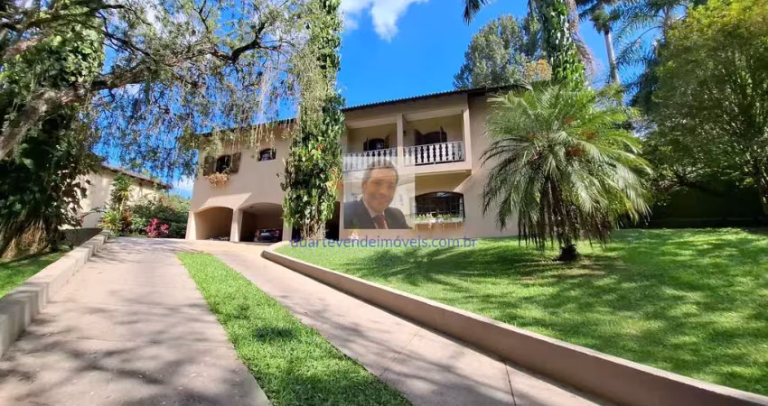 Vende-se Casa no Cond. Forest Hills – 5 dorm/3suítes, Área Gourmet, paisagi