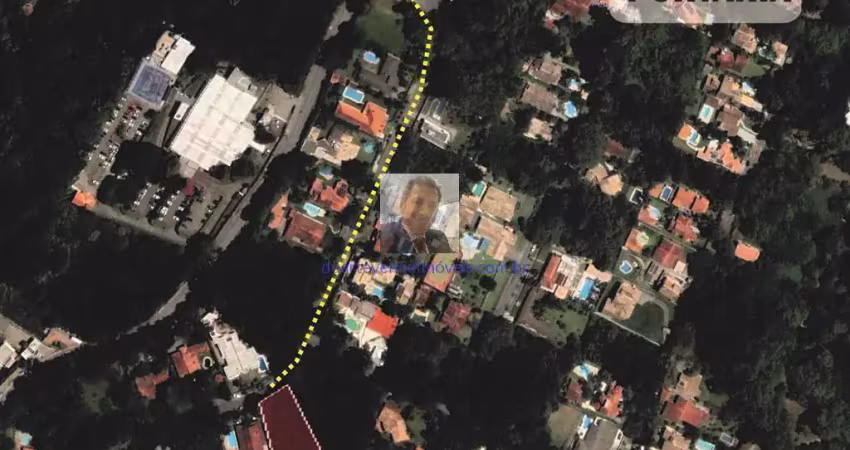 Terreno em condomínio fechado à venda no Algarve, Cotia 