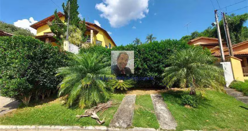 Aluga-se ou Vende-se Casa 2Dorm/1Suíte, 113mts, Condomínio Vila Verde.