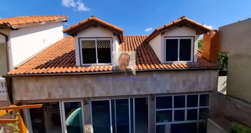 Vende-se casa no parque das rosas em cotia, 3 dorm/2suítes, a 5 minutos est