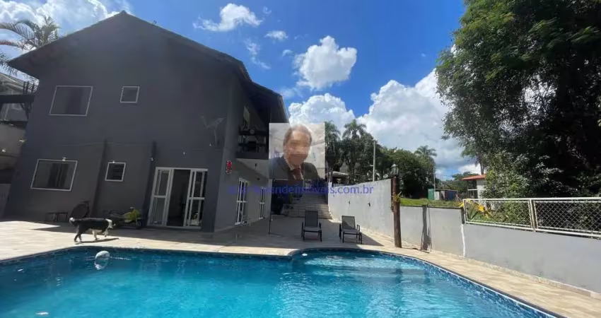 Vende-se casa 4 suítes no cond. vila verde, km 36 da raposo tavares. 