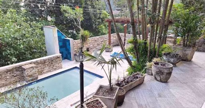 Casa com 4 dormitórios à venda, 235 m² por R$ 1.400.000,00 - Itaipu - Niterói/RJ