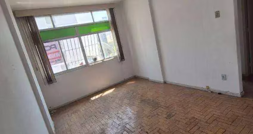 Localização nobre no Ingá.Apartamento 2 quartos, sala,cozinha, banheiro social, aréa de serviço e banheiro de empregada, 1 vaga de garagem. Próximo ao