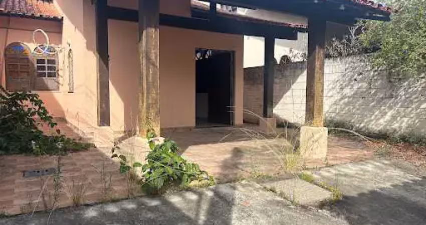 Casa linear 2 quartos + anexo na melhor localização de itaipu.