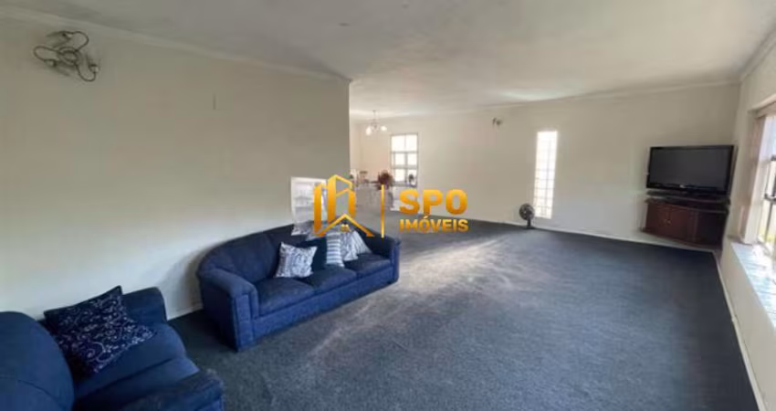 Casa com 3 Quartos e 5 banheiros à Venda, 266 m²  no Jardim Marajoara