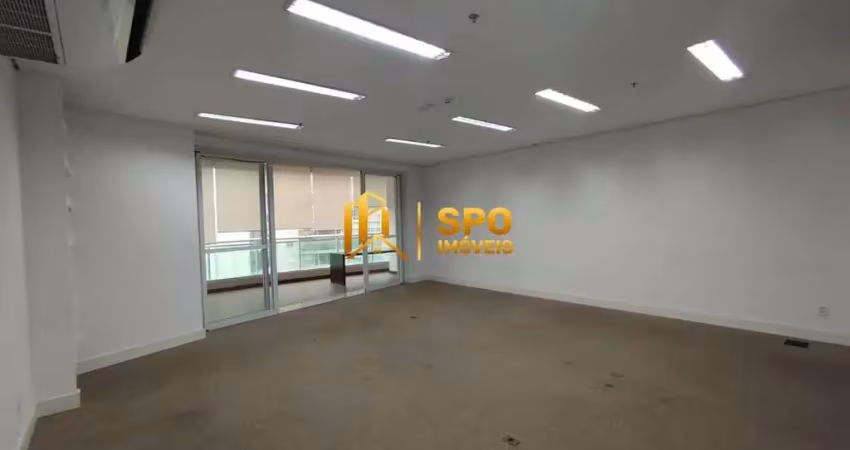 Conjunto comercial no centro, de 167m², com 2 banheiros e 5 vagas de garagem