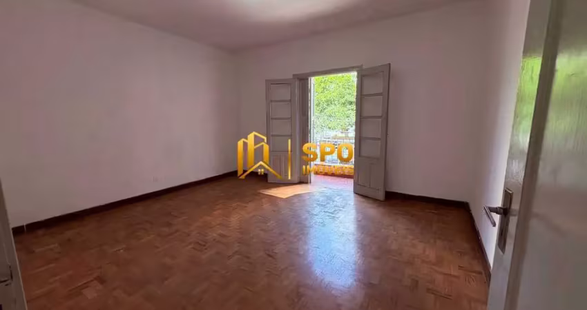 Casa no  brooklin com todos os comodos grandes, quintal edícula completa, vaga coberta automáticca