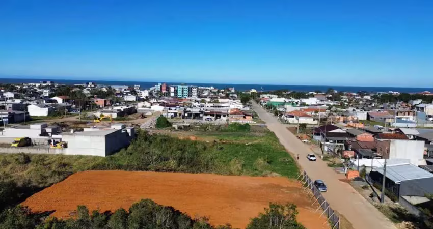Casa à venda na Rua Heitor Wenceslau Taborda, 212, Balneário Eliane, Guaratuba