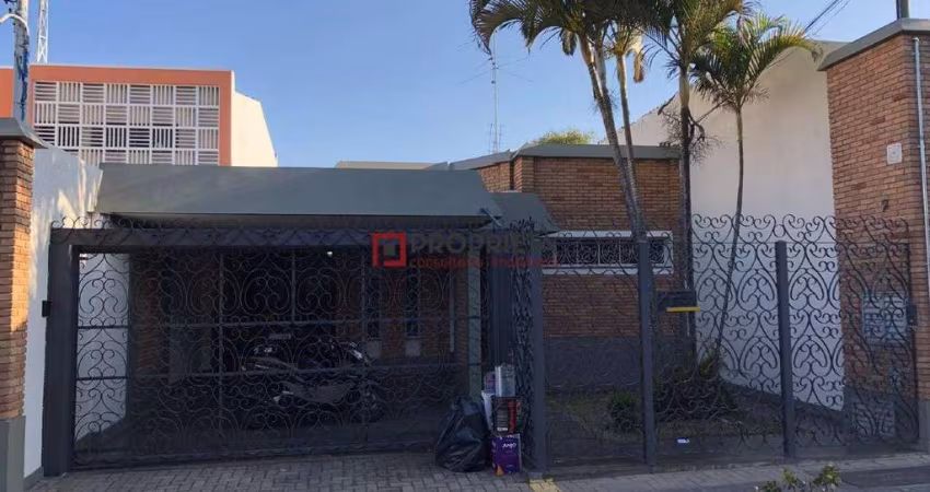 Casa térrea a venda, Centro de Atibaia, 3 dormitórios, 1 suite, 3 banheiros, 2 vagas.