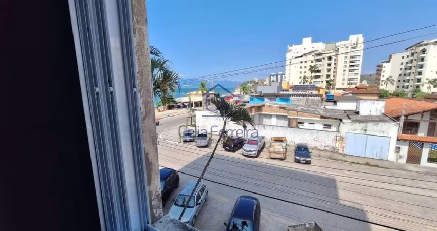 Apartamento 03 dormitórios com linda vista frente mar na Martim de Sá.