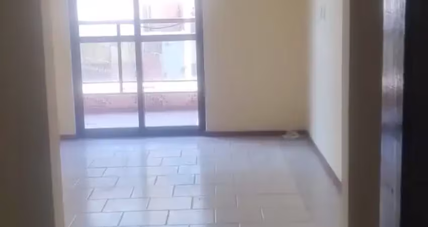 Apartamento à venda no centro de cabo frio, a 600m da praia do forte, com 78m², 2 quartos (1 suíte), 1 vaga de garagem.