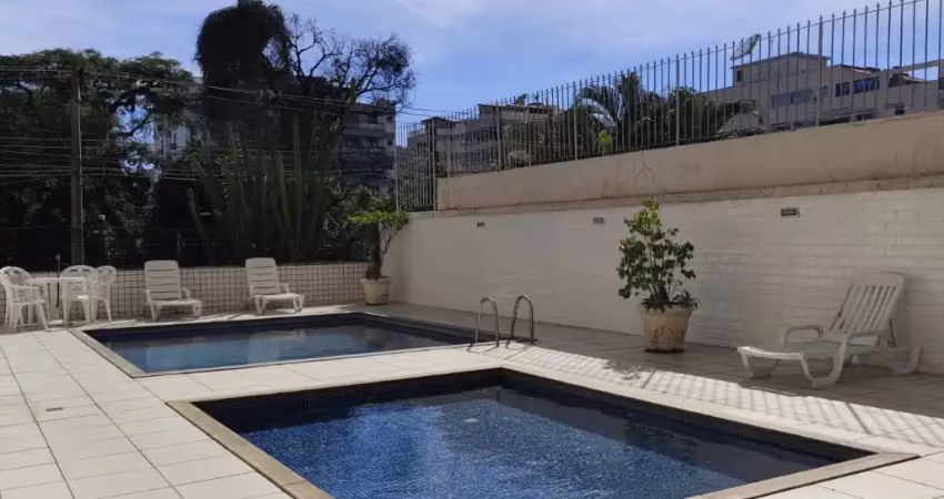 Apartamento à venda no centro da freguesia | 3 quartos + dependência | reforma recente