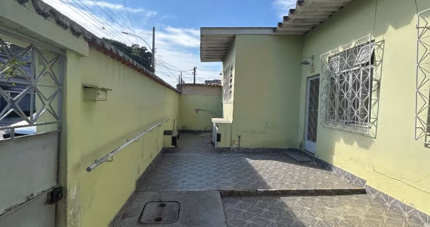 Monteiros & Barros apresenta: Casa com 02 quartos Independente em Vicente de Carvalho!