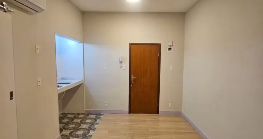 Kitnet totalmente reformada, com 1 quarto à venda, 25m² - laranjeiras rj.