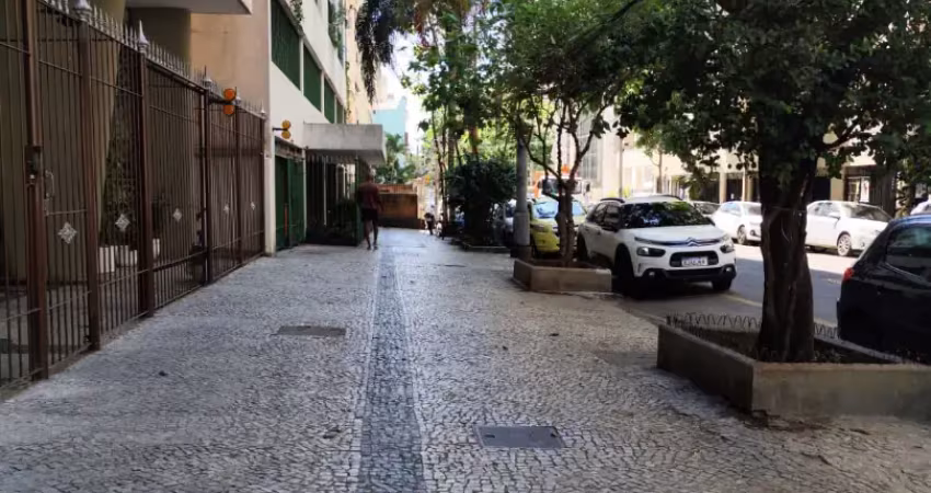 Apartamento com 1 quarto e dependência completa à venda, 45m² - glória rj.