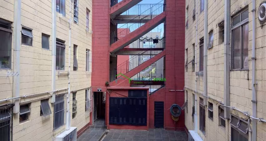 Apartamento à Venda 2 Dormitórios, 54 m² por R$ 180.000 - Conjunto Habitacional Presidente Castelo Branco - Carapicuíba/SP
