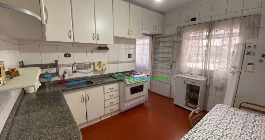 Casa com 3 dormitórios, 170 m² - venda por R$ 900.000,00 ou aluguel por R$ 6.500,00/mês - Jardim das Belezas - Carapicuíba/SP
