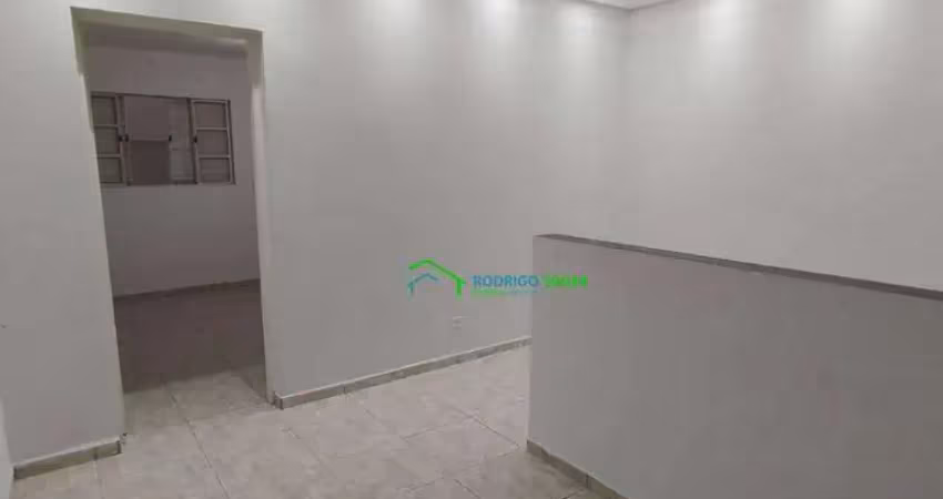 Casa com 1 dormitório para alugar, 50 m² por R$ 1.050,01/mês - Vila Dirce - Carapicuíba/SP