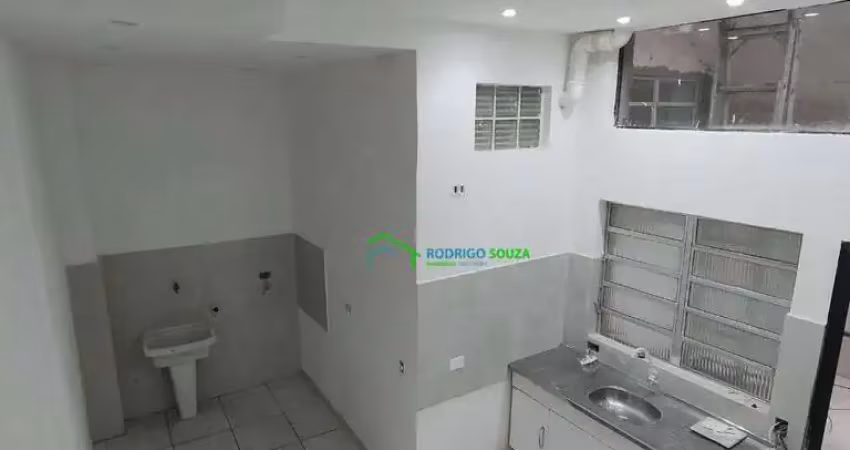 Casa com 2 dormitórios para alugar, 55 m² por R$ 900,01/mês - Vila Dirce - Carapicuíba/SP