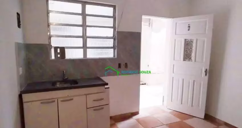 Casa com 1 dormitório para alugar, 50 m² por R$ 850,01/mês - Vila Dirce - Carapicuíba/SP
