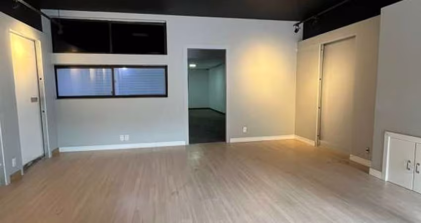 RSG Imóveis aluga: Excelente loja com 140m² em um excelente ponto na Rua Maxwell