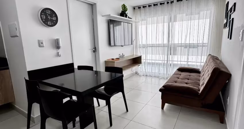 Apartamento com 2 suítes, beira mar mobiliado e equipado