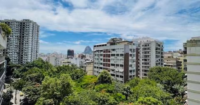 Imperdível: Apartamento à venda em Botafogo na praça Radial Sul, Rio de Janeiro - vista verde, 3 quartos, 2 salas, 3 banheiros, 1 vaga e 106m²!