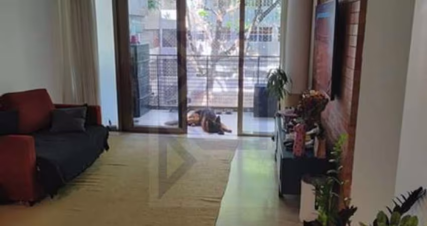 Apartamento à venda no Leblon, Rio de Janeiro: 2 quartos, 1 suíte, 1 sala, 2 banheiros, 1 vaga de garagem, 83m². Venha conhecer!