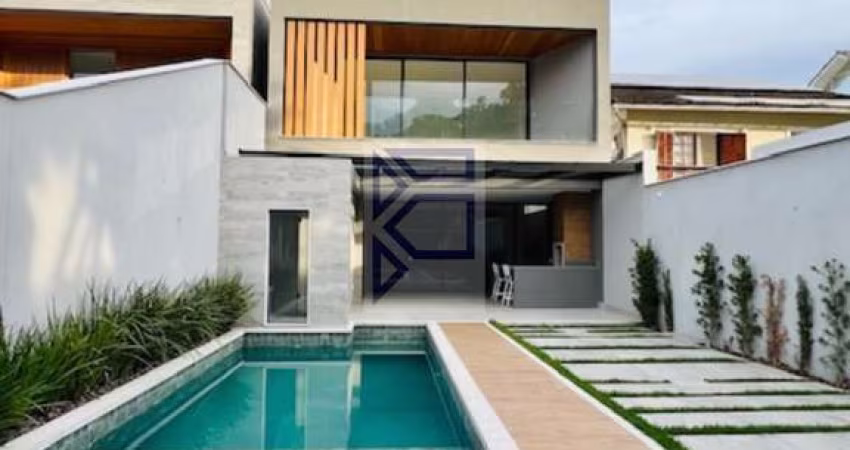 Casa de luxo em condomínio na Barra da Tijuca, Primeira Locação - 3 quartos, 3 suítes, 3 salas, 6 banheiros, 2 vagas de garagem, 480 m²,