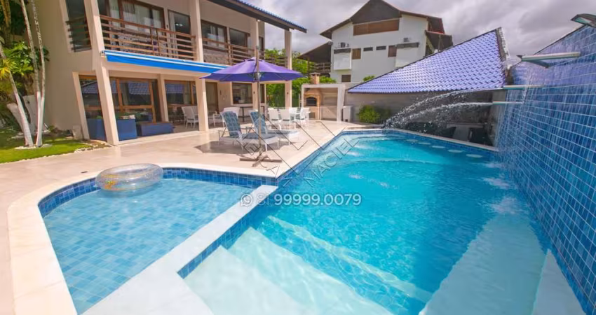 Luxuosa casa de praia com 5 quartos, piscina e marina