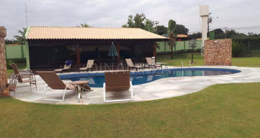 Casa a venda no condomímio Jockey Park