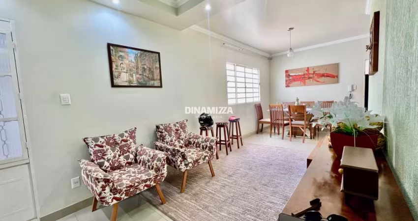 Casa de 04 quartos com ótima localização