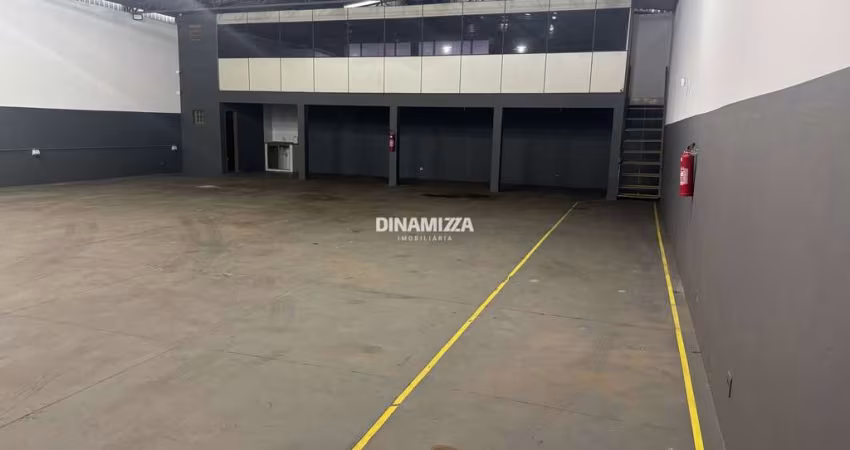 Amplo Galpão Comercial em localização privilegiada no Bairro Olinda