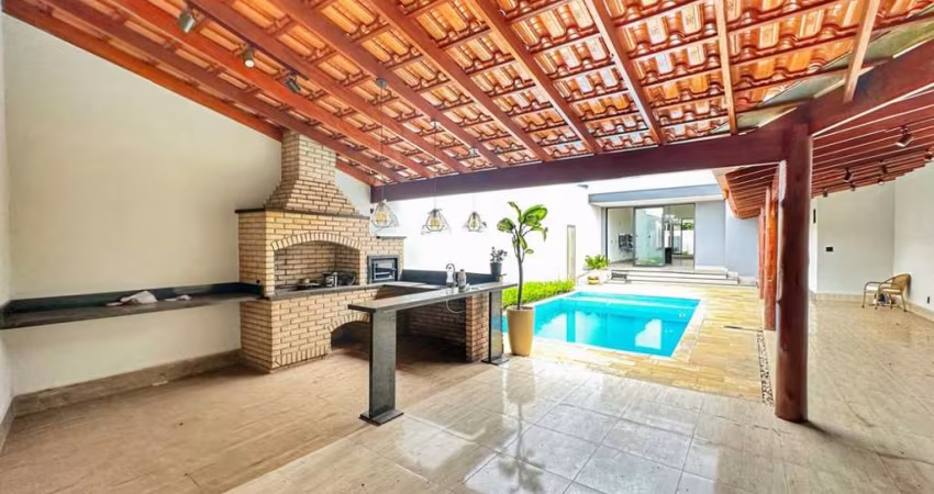 Casa á venda no Bairro Fabrício com 3 quartos e 1 suíte, piscina com prainha, churrasqueira e forno - Uberaba - MG
