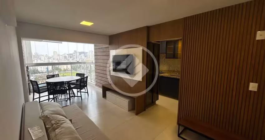 Apartamento à venda com 80 m2, de 2 dormitórios (1suite), sala ampla, 2 banheiros, área de serviço, e valzer completo. há 600 m da praia da enseada, guarujá/sp. codigo: 97164