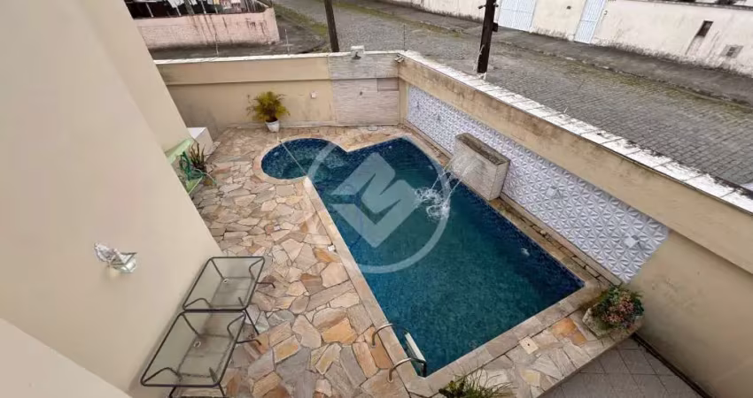 Sobrado com piscina com aproximadamente 131m², no bairro jardim cunhambebe codigo: 131736