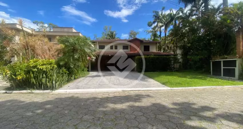 Casa em condomínio fechado a 10minutos da praia da enseada para locação anual e venda. codigo: 112640
