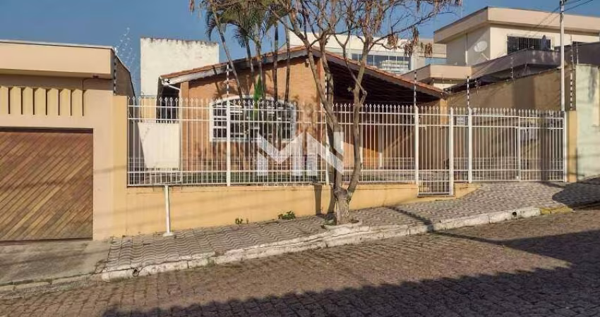 Casa à venda, 3 quartos, 4 vagas, Vila Roma - Salto/SP