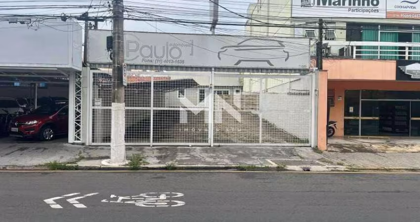OPORTUNIDADE - Salão comercial para Locação, uma excelente localização e uma oportunidade para você abrir seu negocio de venda de carros.