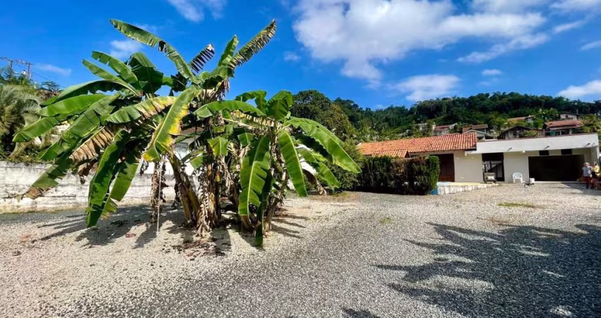 Casa para Venda em Blumenau, Garcia, 3 dormitórios, 2 banheiros